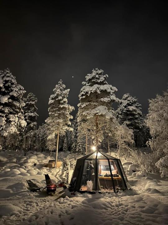 Aurora Igloo With Private Hot Tub By Invisible Forest Lodge روفانييمي المظهر الخارجي الصورة